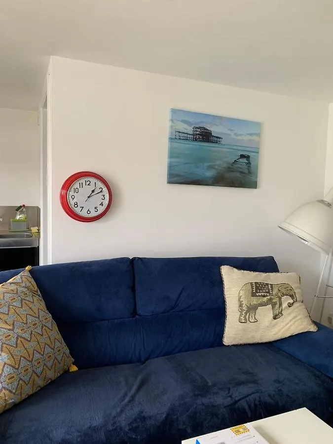 Lindas Lodge Free Parking Air Con Plus Provisions Included Brighton United Kingdom