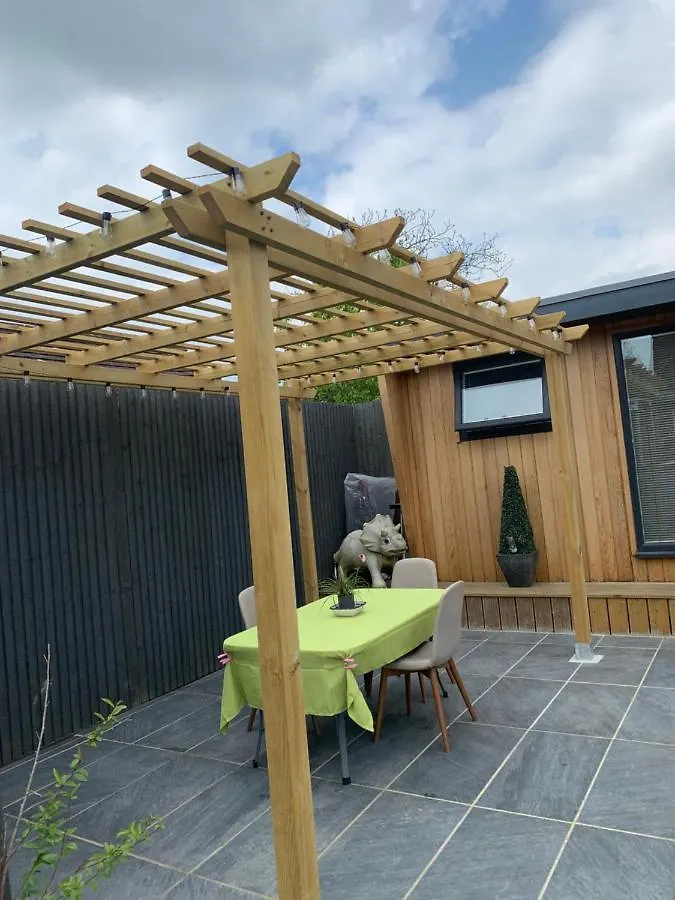 Lindas Lodge Free Parking Air Con Plus Provisions Included Brighton 0*,  United Kingdom