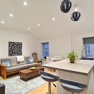 Holiday home Modern & Central, Perfect Getaway- 2min Walk, Brighton